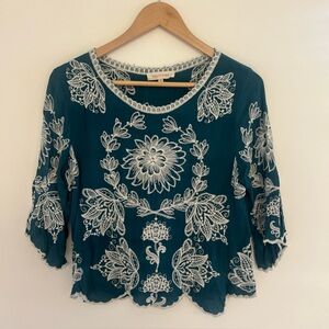 Solitaire Blouse Womens Green Embroidered Floral Bell  Sleeve Scalloped Size M